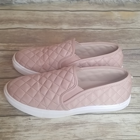 steve madden tan slip ons